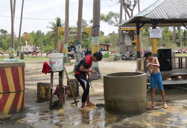 Pantai Kalomang Objek Wisata Pantai Terkenal Di Kolaka